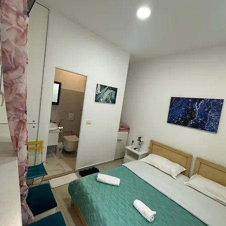 Mira Apartment *